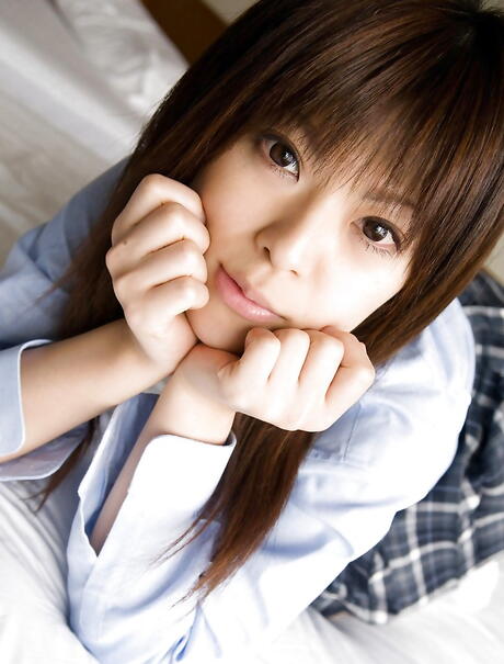 Curious japanese babe Mai in sexy posing on camera 